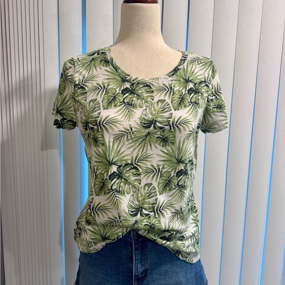 Studio Green Leaf Print Women's Short Sleeve Top